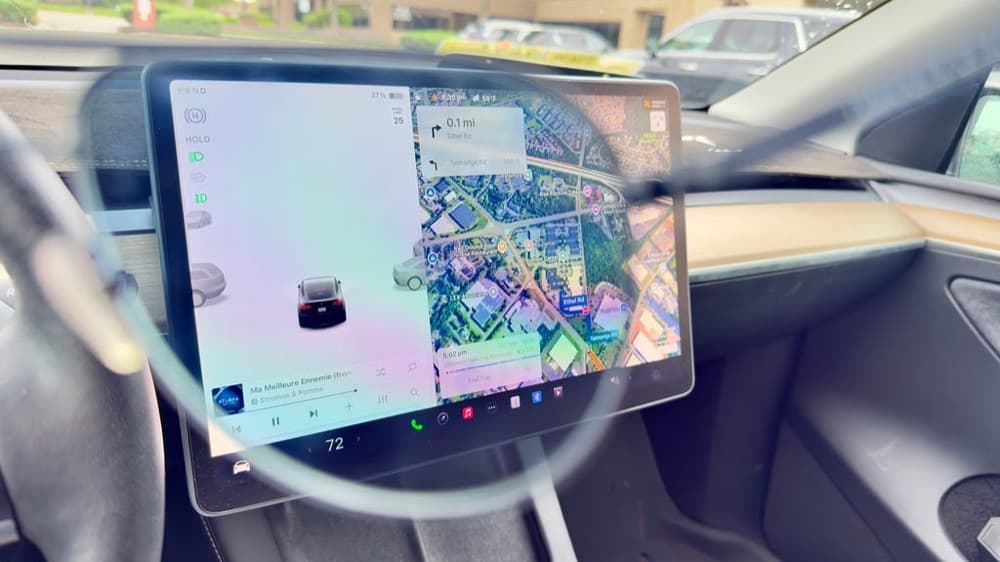 Why are navigation apps so hard to see with Polarized Sunglasses?